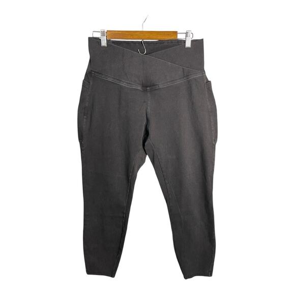 HALARA Charcoal Leggings with Pockets - Picture 4 of 11